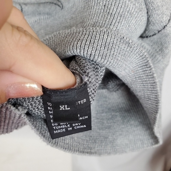 Gray diamond pattern sweater vest sz XL - Picture 4 of 5